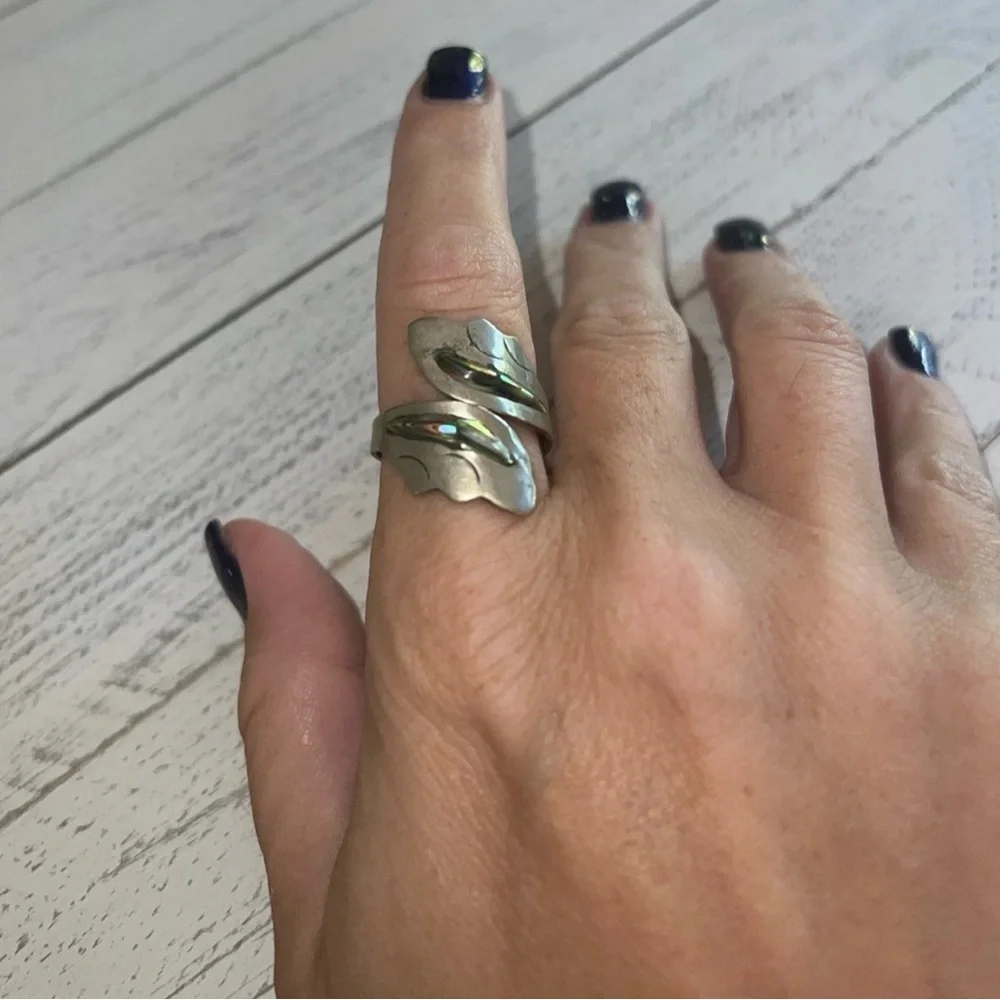 Vintage Abalone Shell Ring Size 9 - Picture 3 of 4